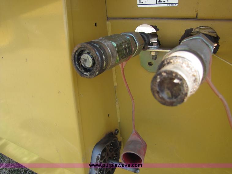 image for item B2212 2001 Caterpillar F30 30' platform