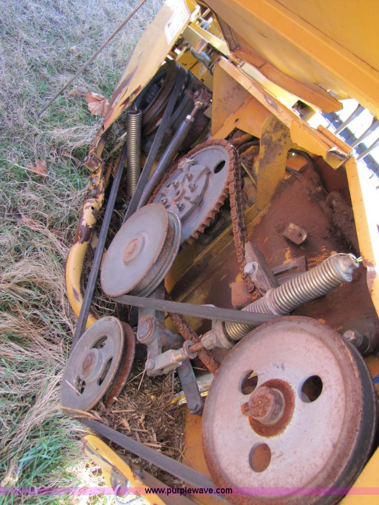 image for item B2212 2001 Caterpillar F30 30' platform