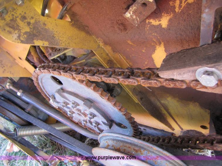 image for item B2212 2001 Caterpillar F30 30' platform