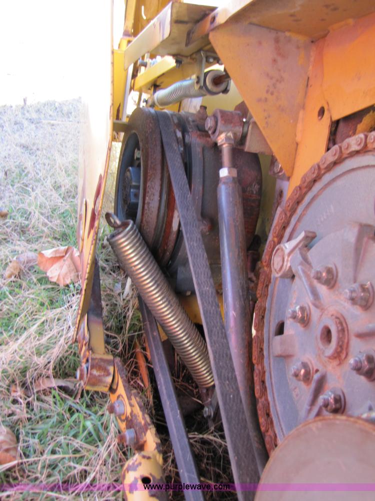 image for item B2212 2001 Caterpillar F30 30' platform