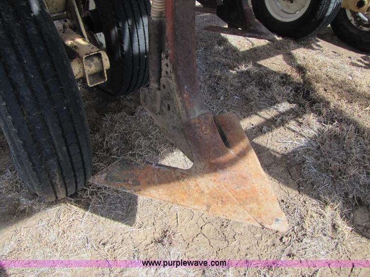 image for item B2235 Krause 4330 31' chisel plow with Flex-King seeder