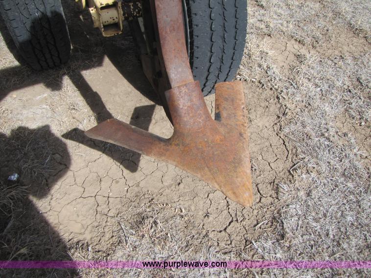 image for item B2235 Krause 4330 31' chisel plow with Flex-King seeder