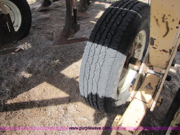 image for item B2235 Krause 4330 31' chisel plow with Flex-King seeder