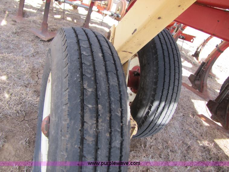 image for item B2235 Krause 4330 31' chisel plow with Flex-King seeder