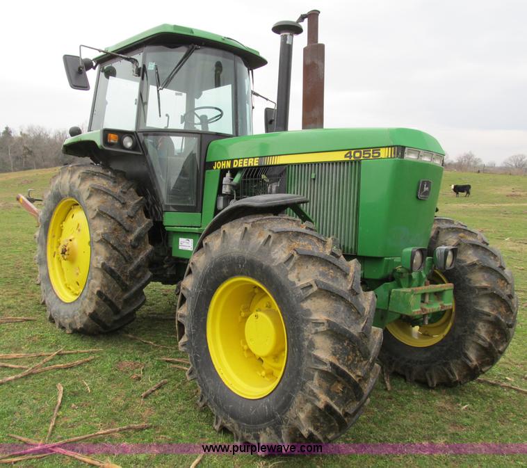 image for item B2618 1989 John Deere 4055 MFWD tractor