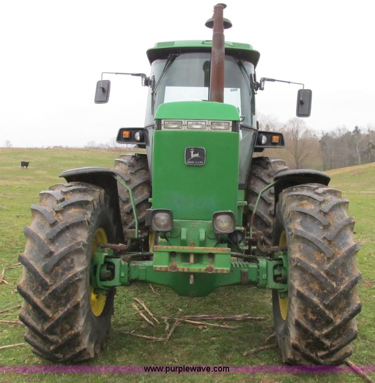 image for item B2618 1989 John Deere 4055 MFWD tractor