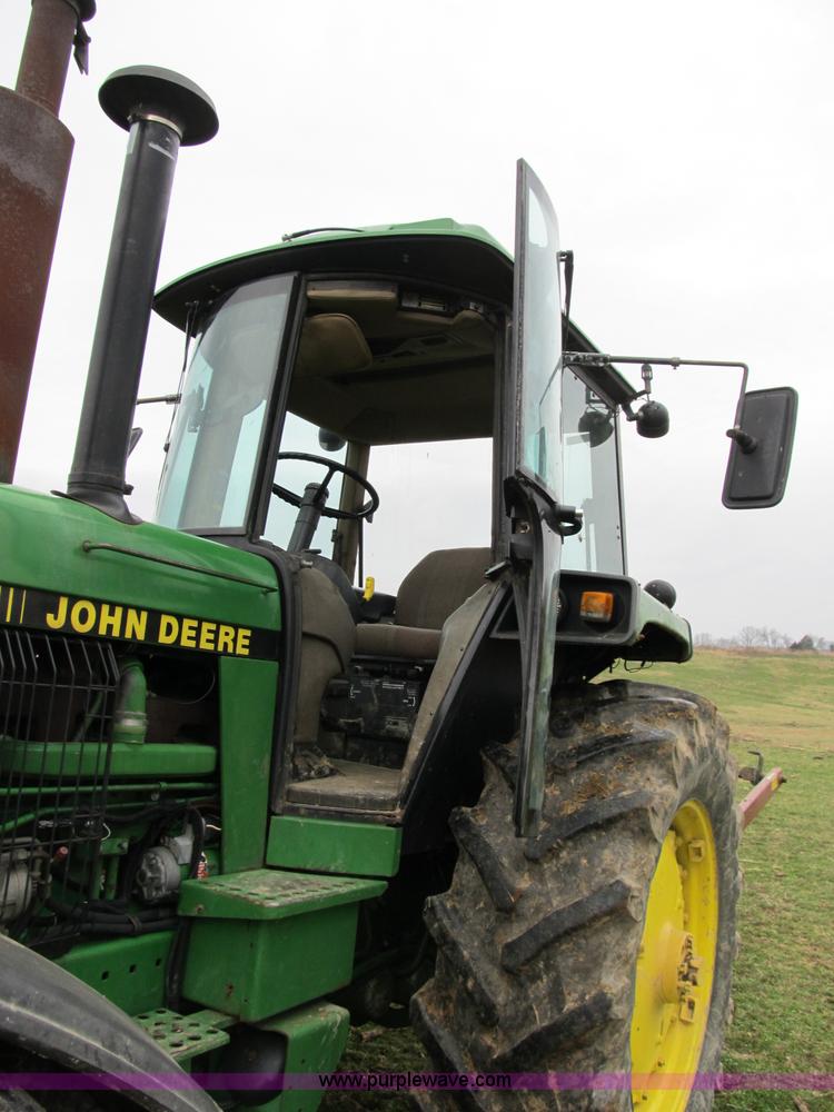 image for item B2618 1989 John Deere 4055 MFWD tractor