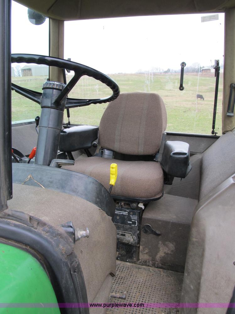 image for item B2618 1989 John Deere 4055 MFWD tractor