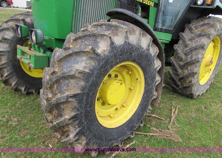 image for item B2618 1989 John Deere 4055 MFWD tractor
