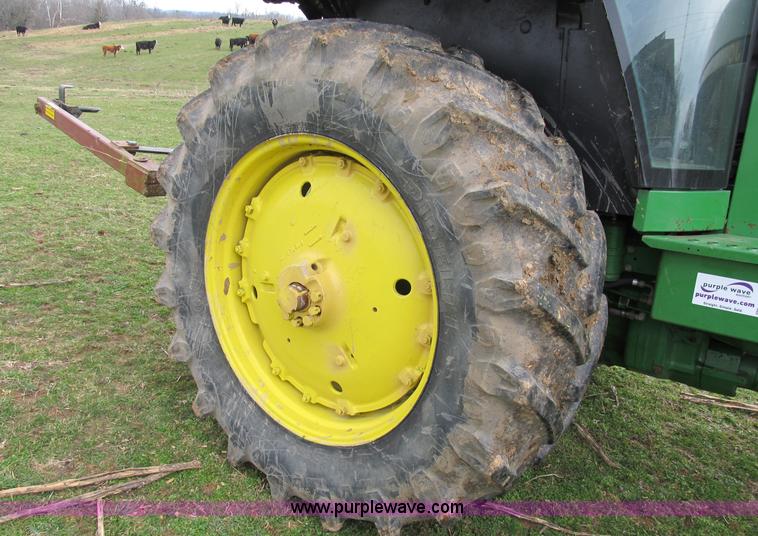 image for item B2618 1989 John Deere 4055 MFWD tractor