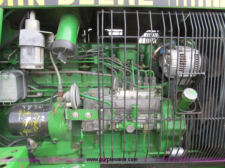 image for item B2618 1989 John Deere 4055 MFWD tractor