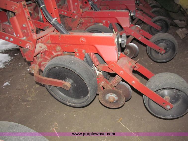 image for item B5102 International 800 Cyclo Air 8 row planter