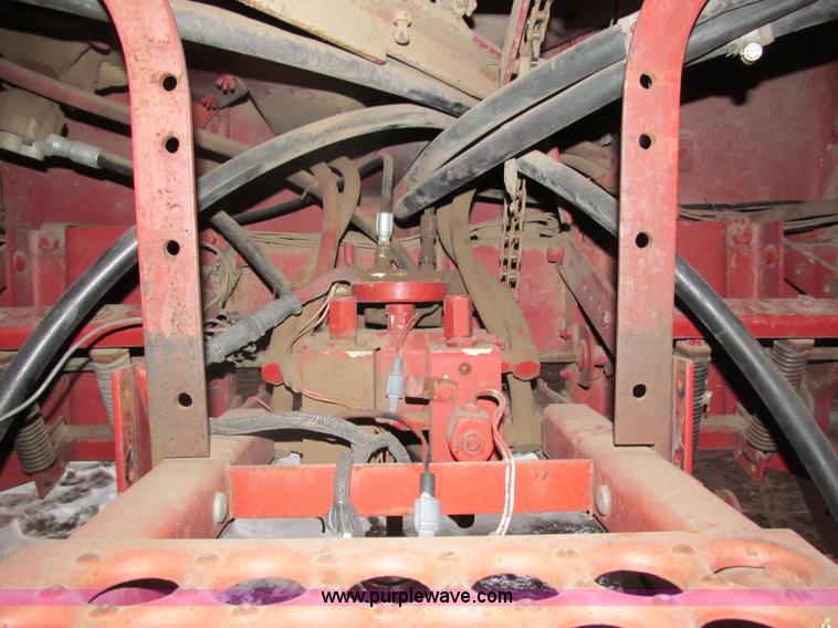 image for item B5102 International 800 Cyclo Air 8 row planter