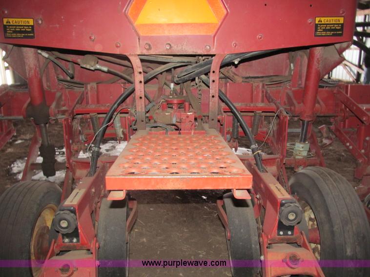 image for item B5102 International 800 Cyclo Air 8 row planter