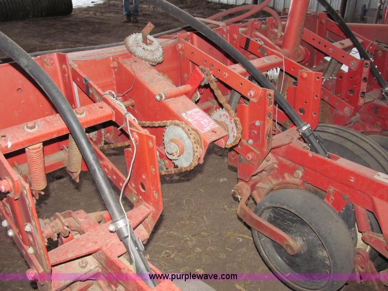 image for item B5102 International 800 Cyclo Air 8 row planter
