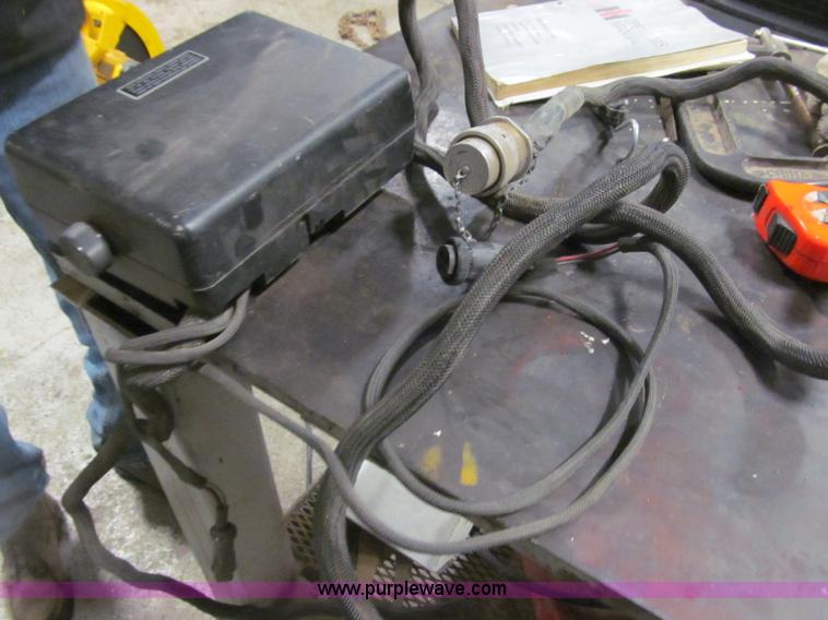 image for item B5102 International 800 Cyclo Air 8 row planter