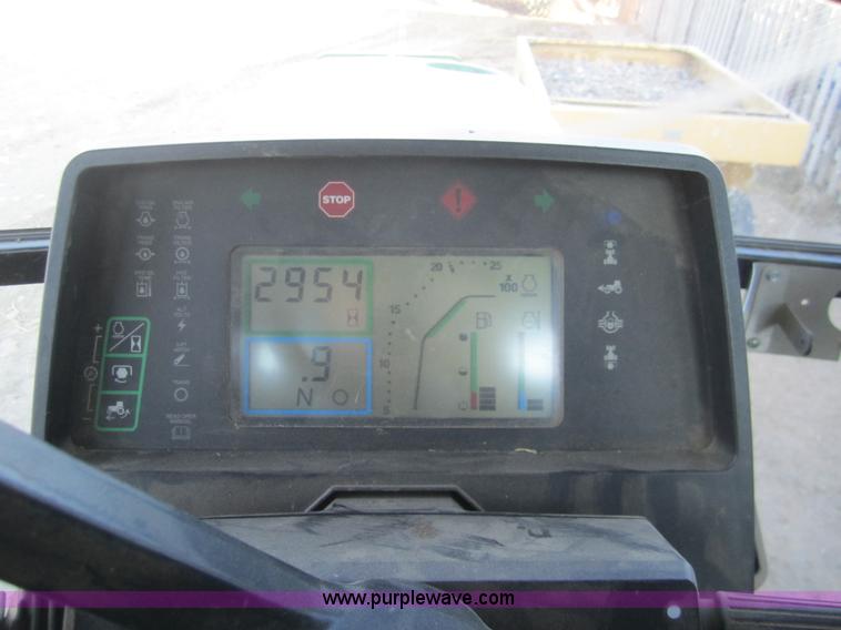 image for item B5668 1998 John Deere 7810 tractor