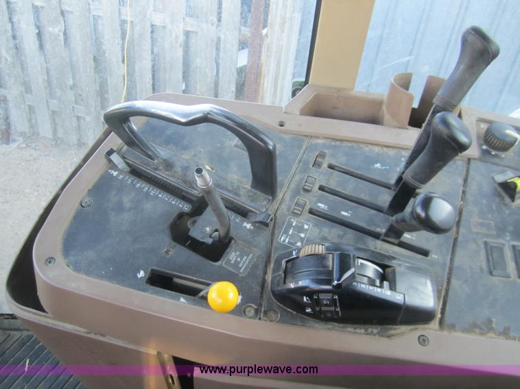 image for item B5668 1998 John Deere 7810 tractor