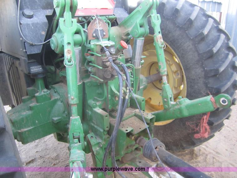 image for item B5668 1998 John Deere 7810 tractor