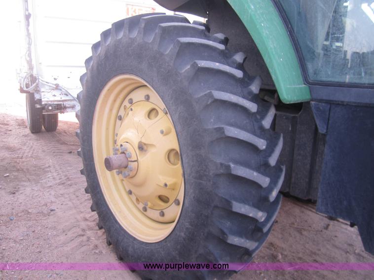 image for item B5668 1998 John Deere 7810 tractor