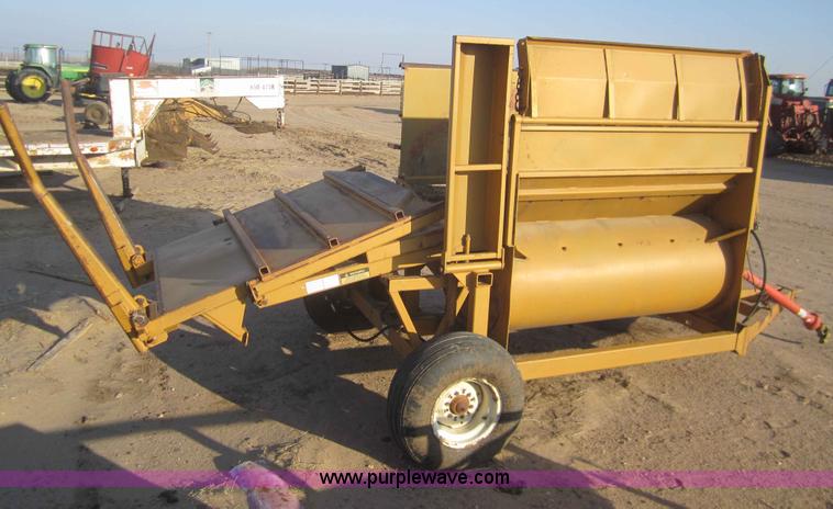 image for item B5670 HayBuster 256 Plus II bale processor