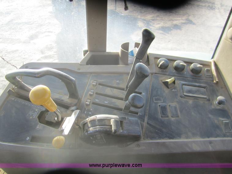 image for item B5671 1998 John Deere 7810 MFWD tractor