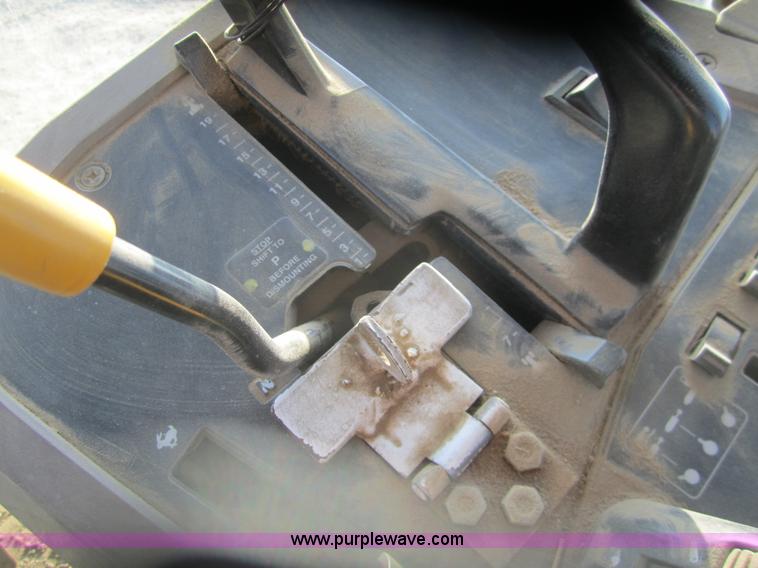 image for item B5671 1998 John Deere 7810 MFWD tractor