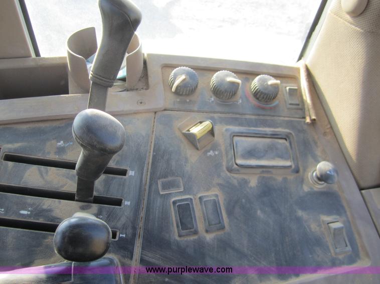 image for item B5671 1998 John Deere 7810 MFWD tractor