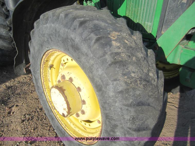 image for item B5671 1998 John Deere 7810 MFWD tractor