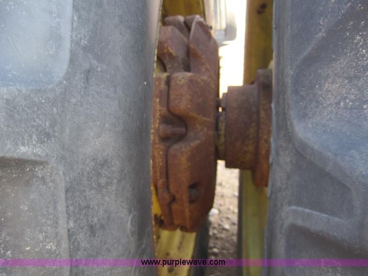 image for item B5671 1998 John Deere 7810 MFWD tractor