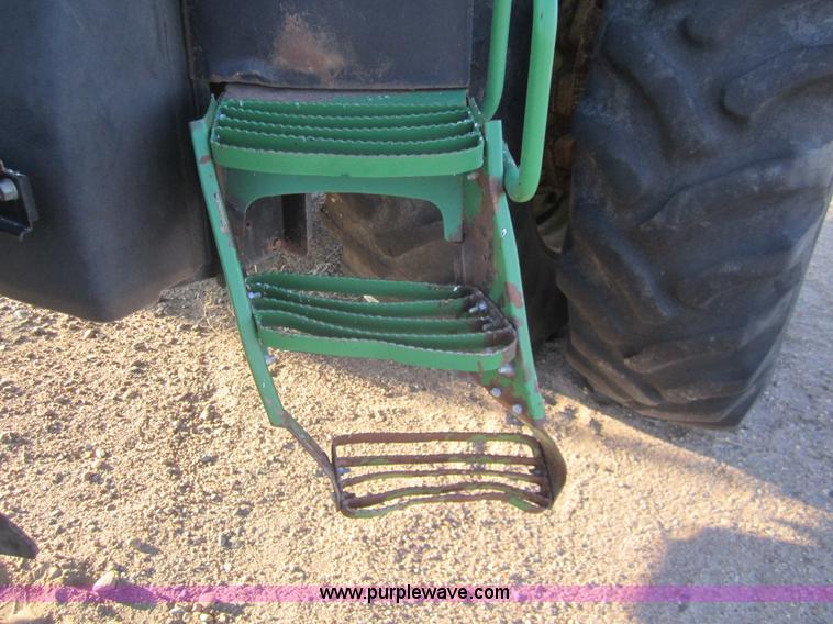 image for item B5671 1998 John Deere 7810 MFWD tractor