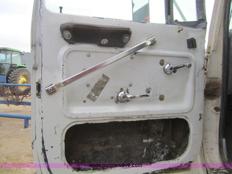 image for item B5672 1984 Ford 8000 feed truck