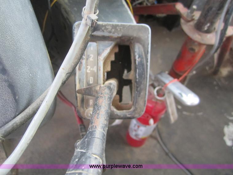 image for item B5672 1984 Ford 8000 feed truck