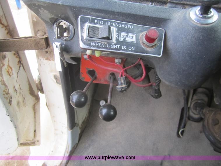 image for item B5672 1984 Ford 8000 feed truck