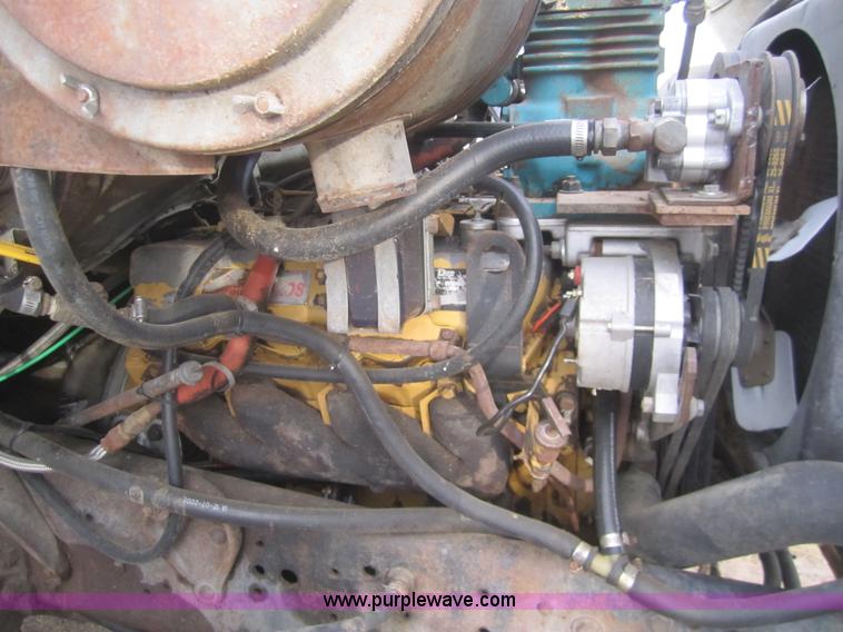 image for item B5672 1984 Ford 8000 feed truck