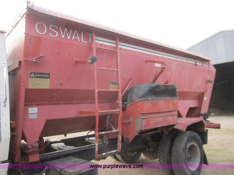 image for item B5672 1984 Ford 8000 feed truck