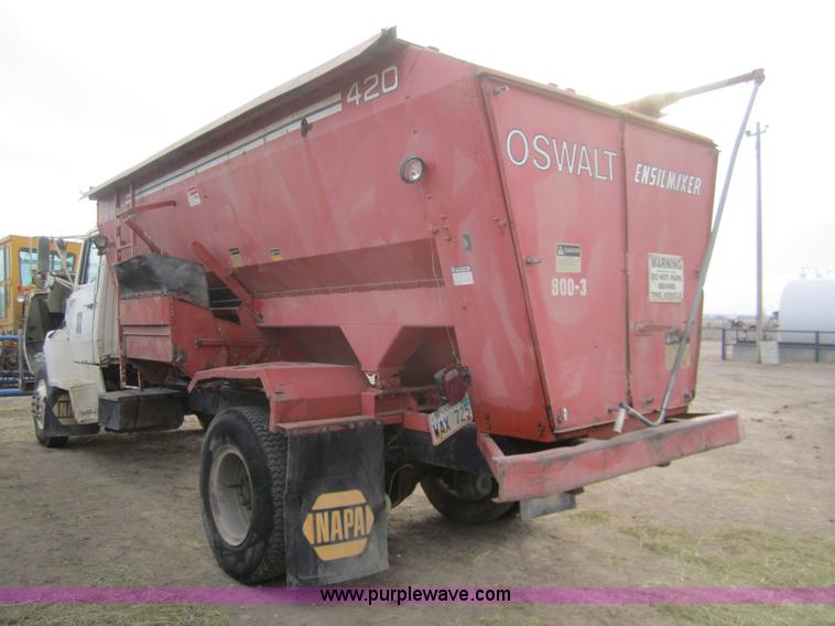 image for item B5672 1984 Ford 8000 feed truck