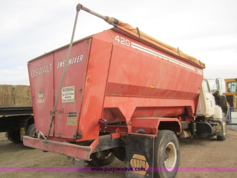 image for item B5672 1984 Ford 8000 feed truck