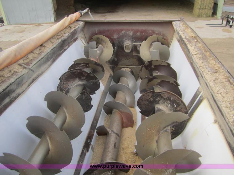 image for item B5672 1984 Ford 8000 feed truck