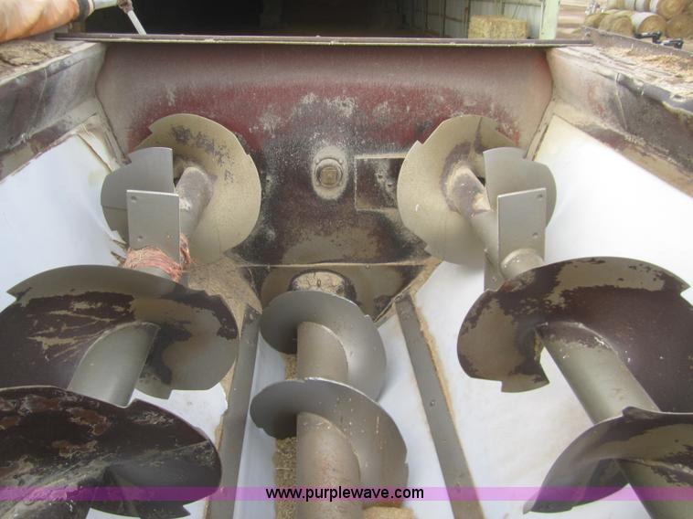 image for item B5672 1984 Ford 8000 feed truck