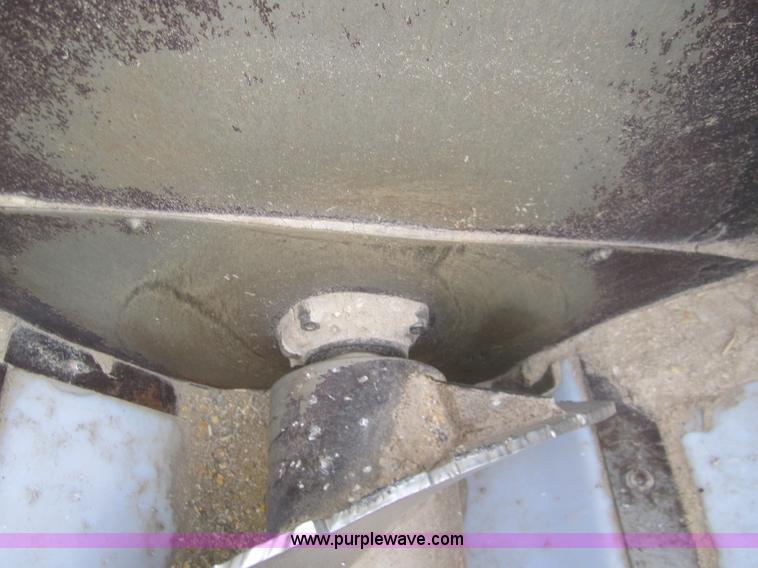 image for item B5672 1984 Ford 8000 feed truck