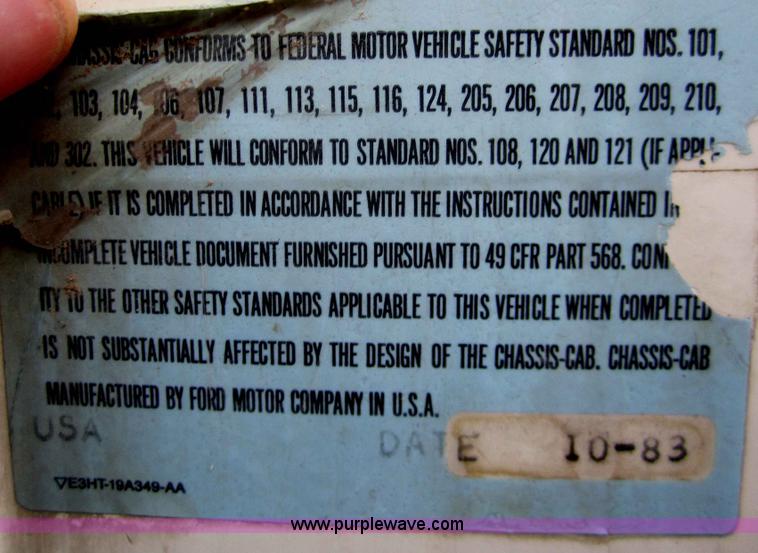 image for item B5672 1984 Ford 8000 feed truck