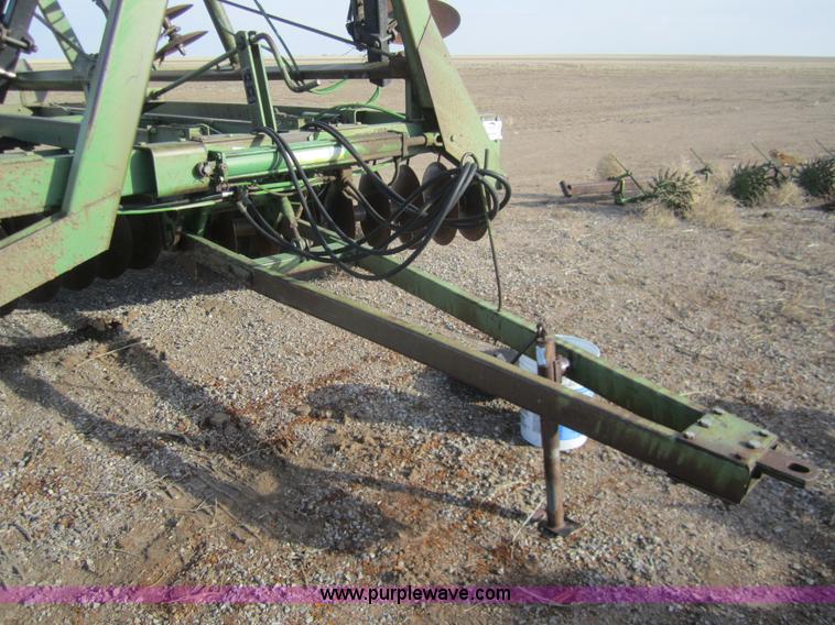 image for item B5687 John Deere 26' disk