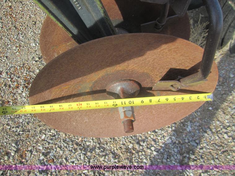 image for item B5687 John Deere 26' disk