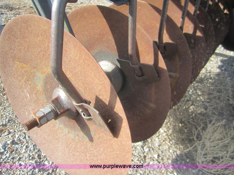 image for item B5687 John Deere 26' disk