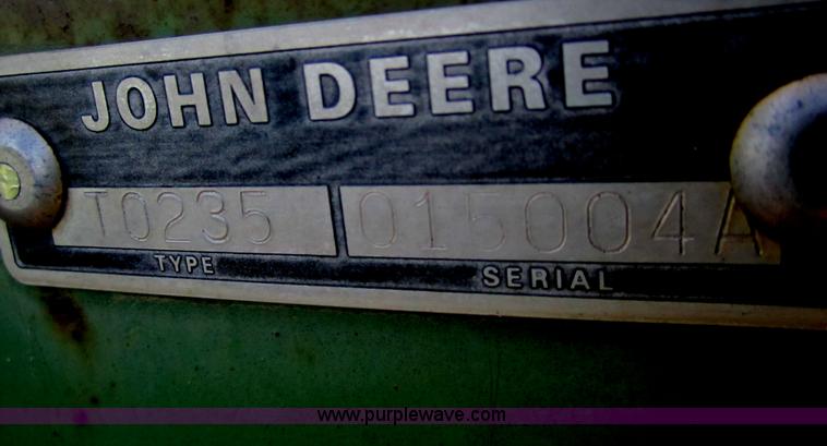 image for item B5687 John Deere 26' disk