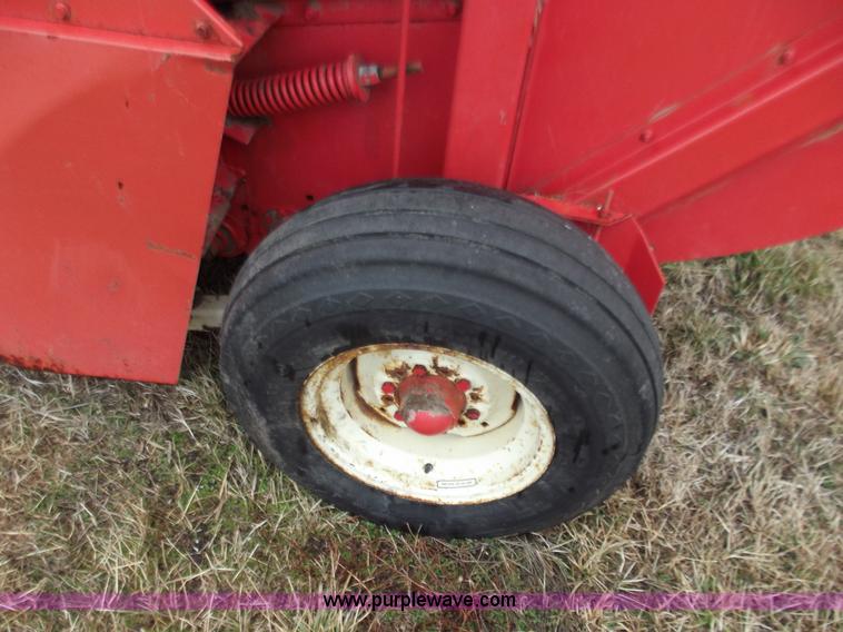 image for item B6248 Hesston 5800 round baler