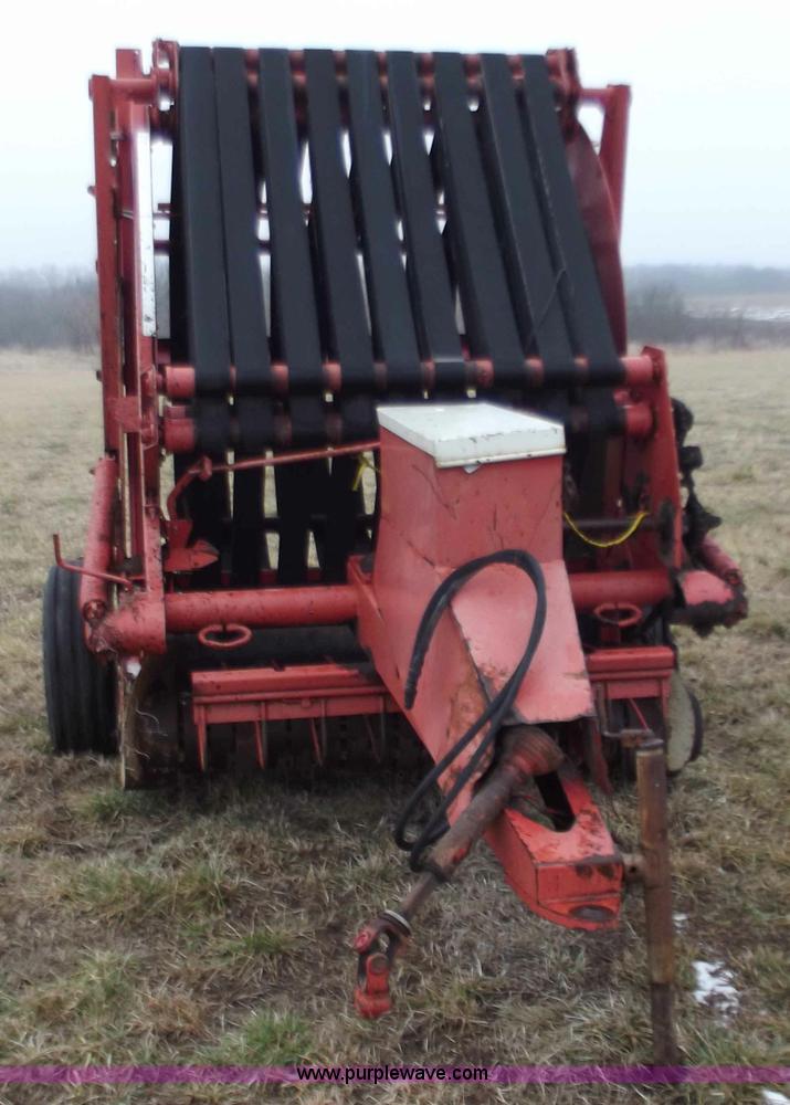 image for item B6249 Hesston 5800 round baler