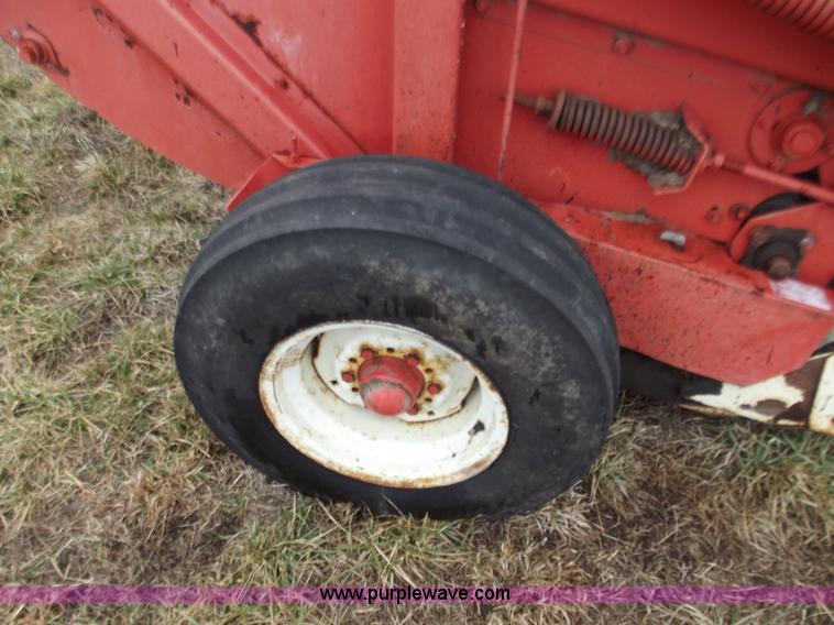 image for item B6249 Hesston 5800 round baler