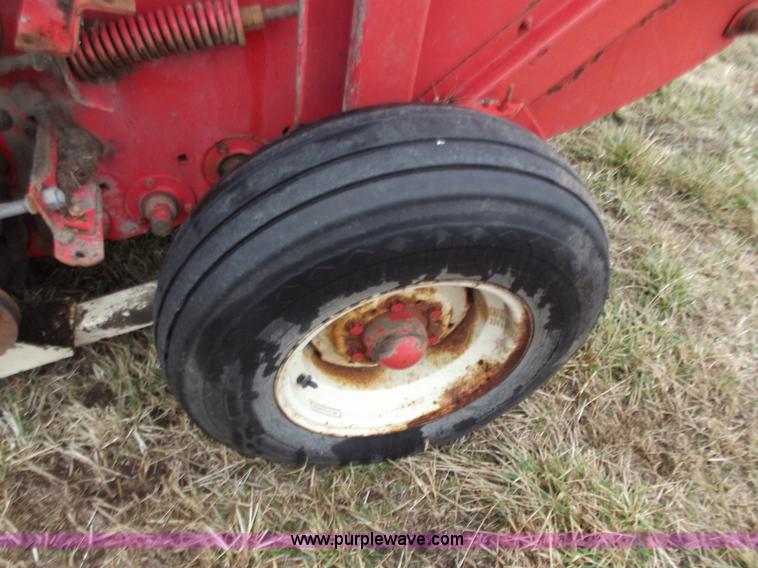 image for item B6249 Hesston 5800 round baler